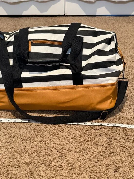 DSW Striped Travel Bag | Large Weekender Tote with Bottom Shoe Pocket - Picture 9 of 9